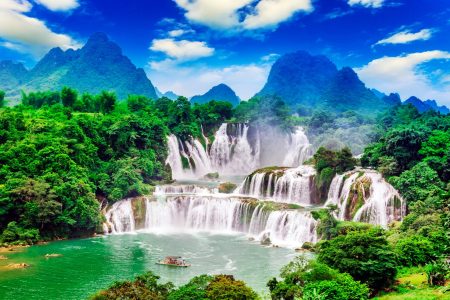CUNG ĐÔNG BẮC: TP.HCM – HÀ NỘI – CAO BẰNG – BA BỂ – HÀ GIANG – 5N5Đ
